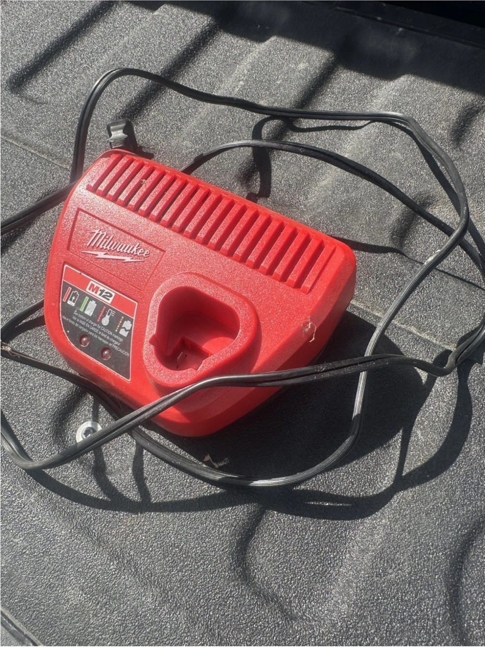 Milwaukee 48-59-2401 M12 12V M12 Battery Charger free shipping